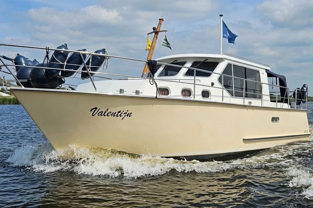 BoatPhoto.coverAlt
