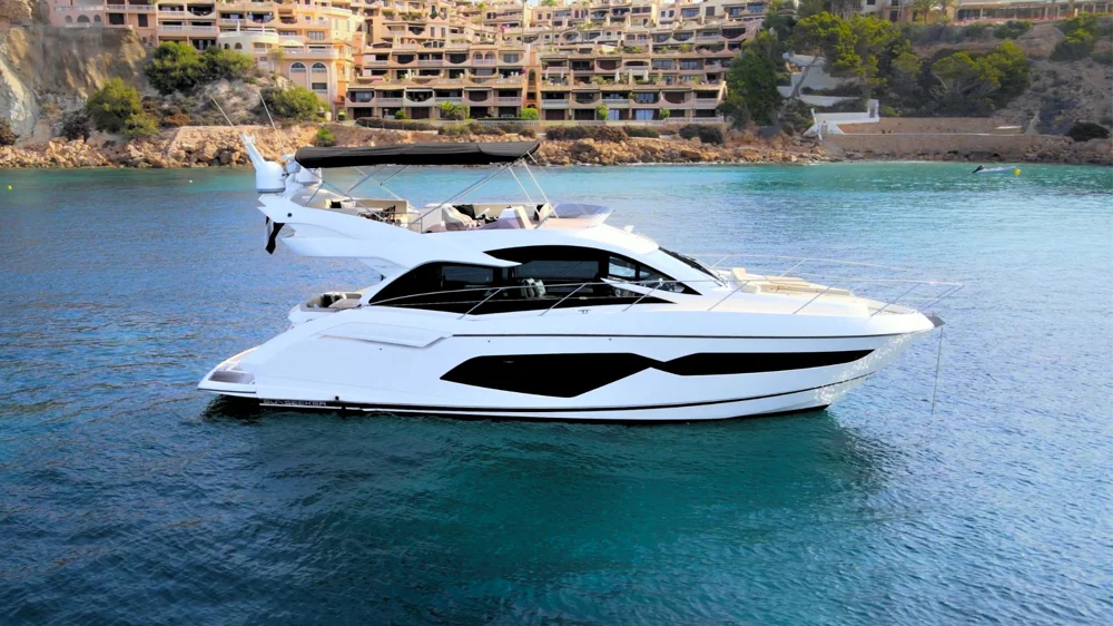 BoatPhoto.coverAlt