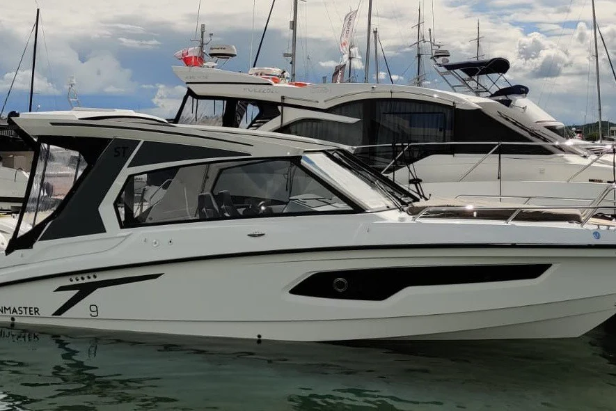 BoatPhoto.coverAlt