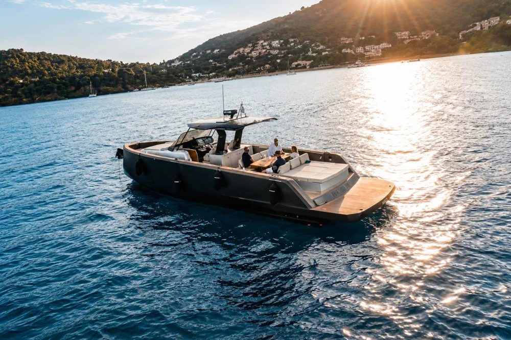 BoatPhoto.coverAlt