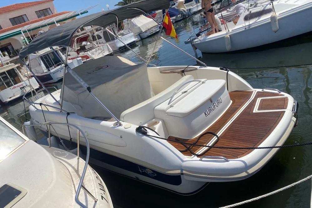 BoatPhoto.coverAlt
