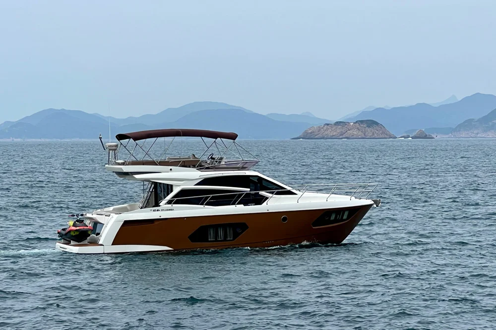 BoatPhoto.coverAlt