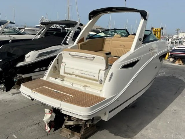 BoatPhoto.coverAlt