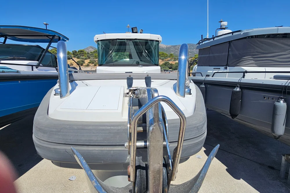 2018 Axopar 28 Cabin for sale in Glyfada, Greece, photo 2 of 5