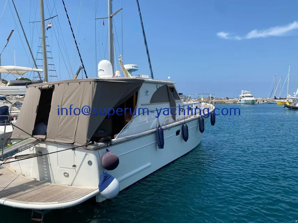 BoatPhoto.coverAlt