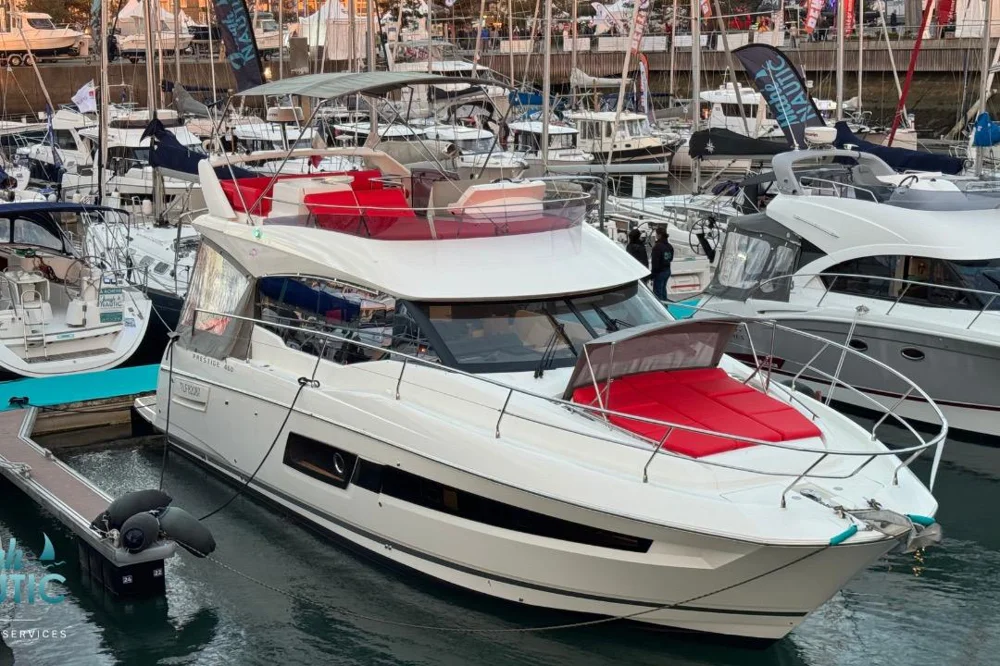 BoatPhoto.coverAlt