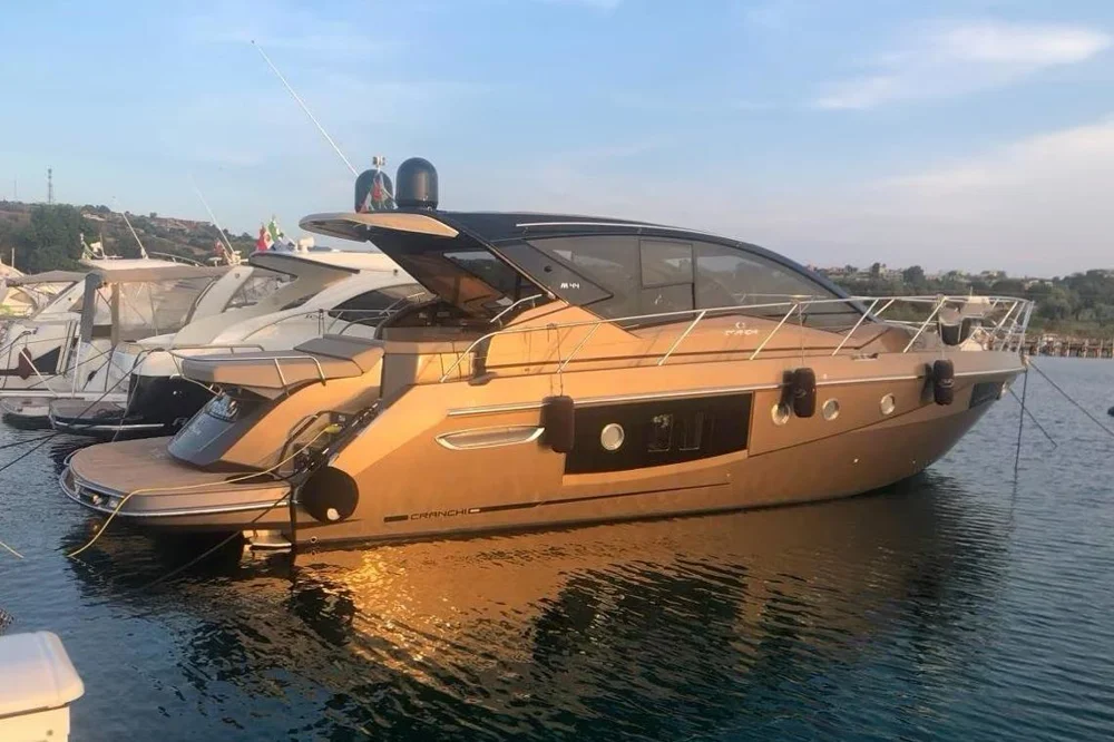 BoatPhoto.coverAlt