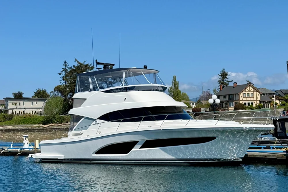 BoatPhoto.coverAlt