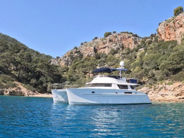 BoatPhoto.coverAlt