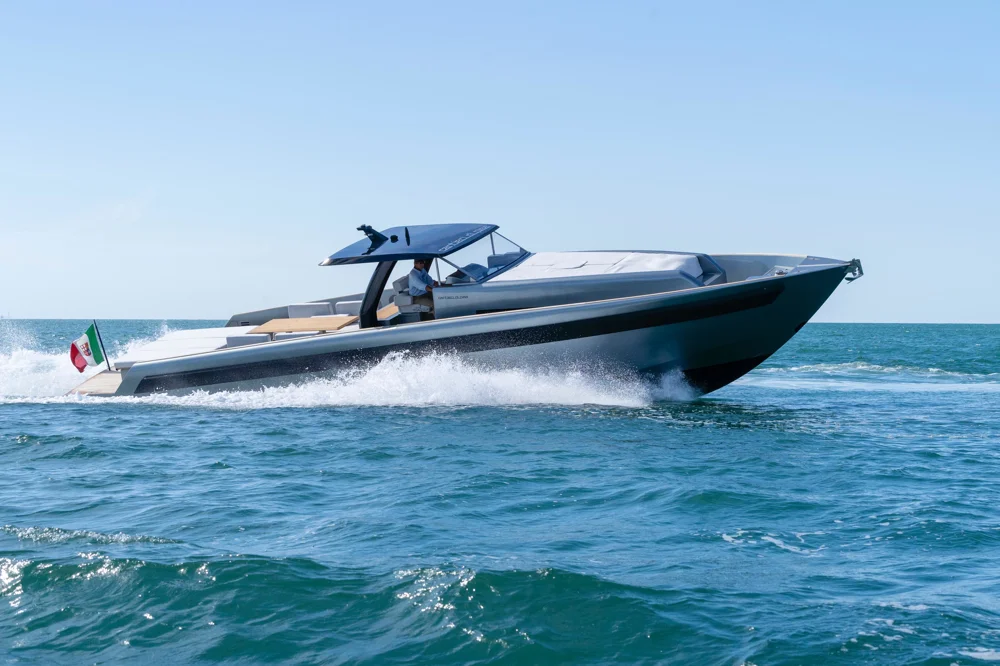 BoatPhoto.coverAlt