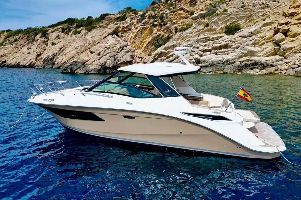 BoatPhoto.coverAlt