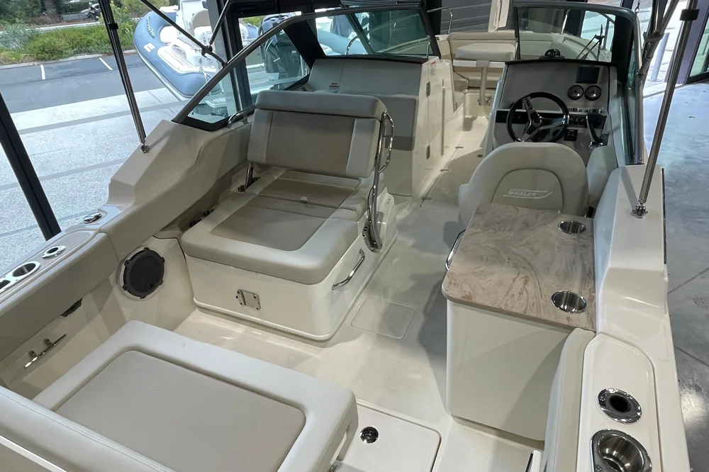 2025 Boston Whaler 240 Vantage for sale in Hyères, France, photo 5 of 5