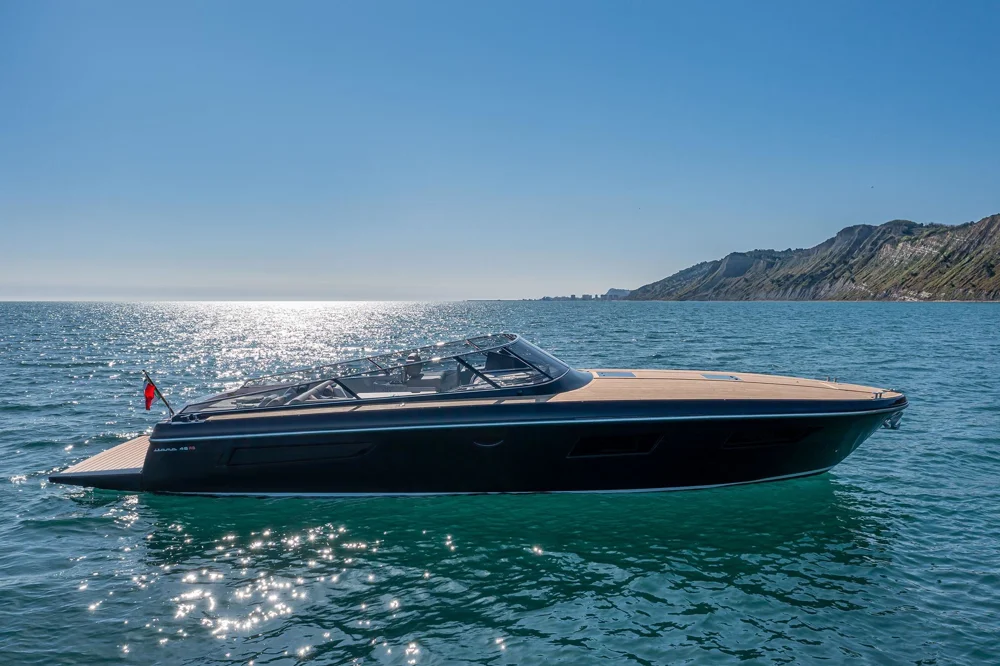 BoatPhoto.coverAlt