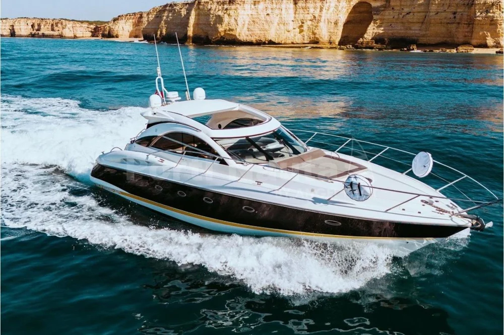 BoatPhoto.coverAlt
