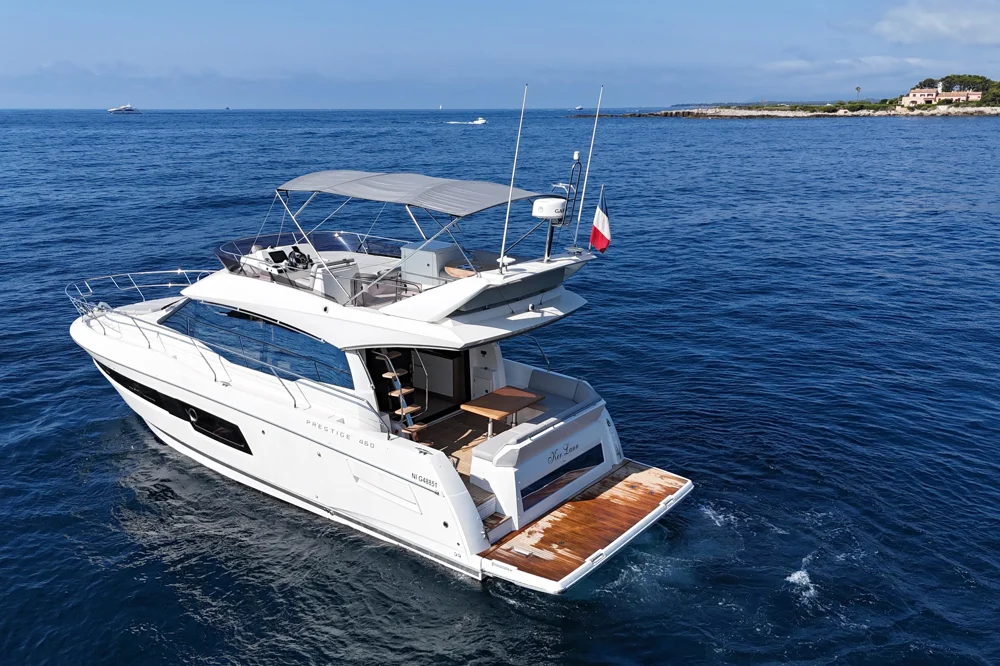 BoatPhoto.coverAlt