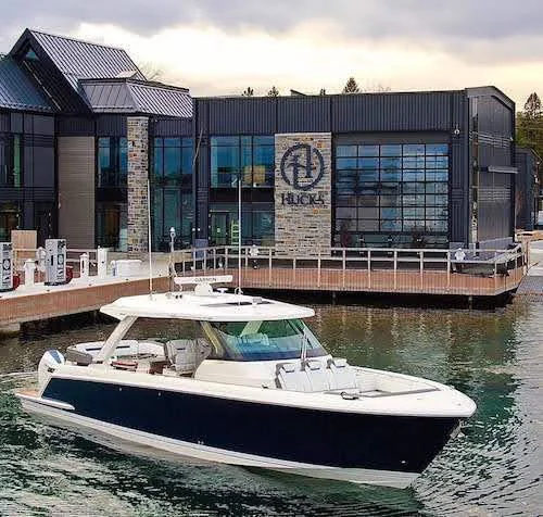 2021 Tiara Yachts 43 LS for sale in Lansdowne, Canada, photo 2 of 5