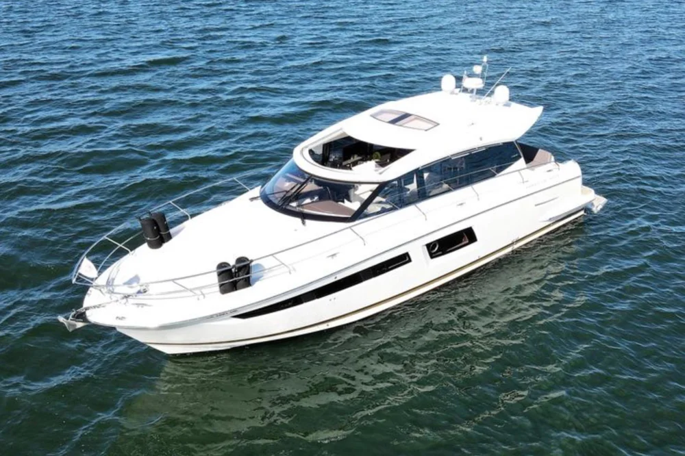 BoatPhoto.coverAlt