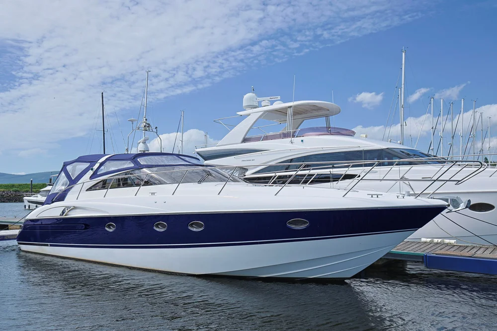 BoatPhoto.coverAlt
