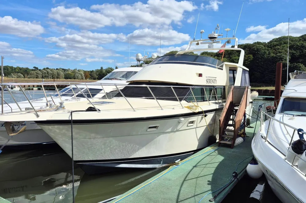 BoatPhoto.coverAlt