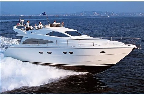 BoatPhoto.coverAlt