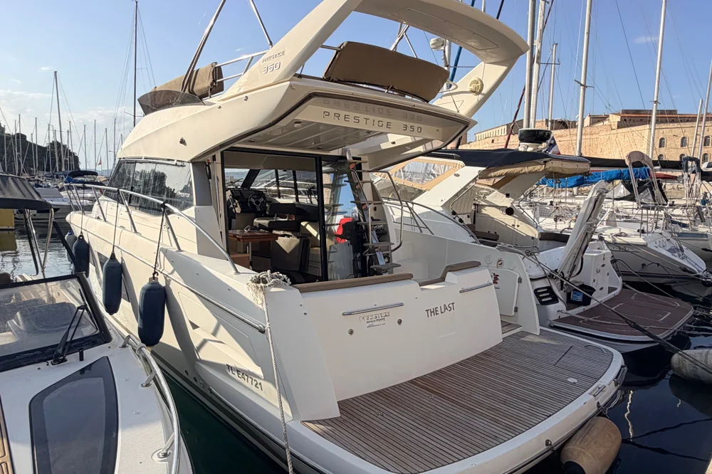 BoatPhoto.coverAlt