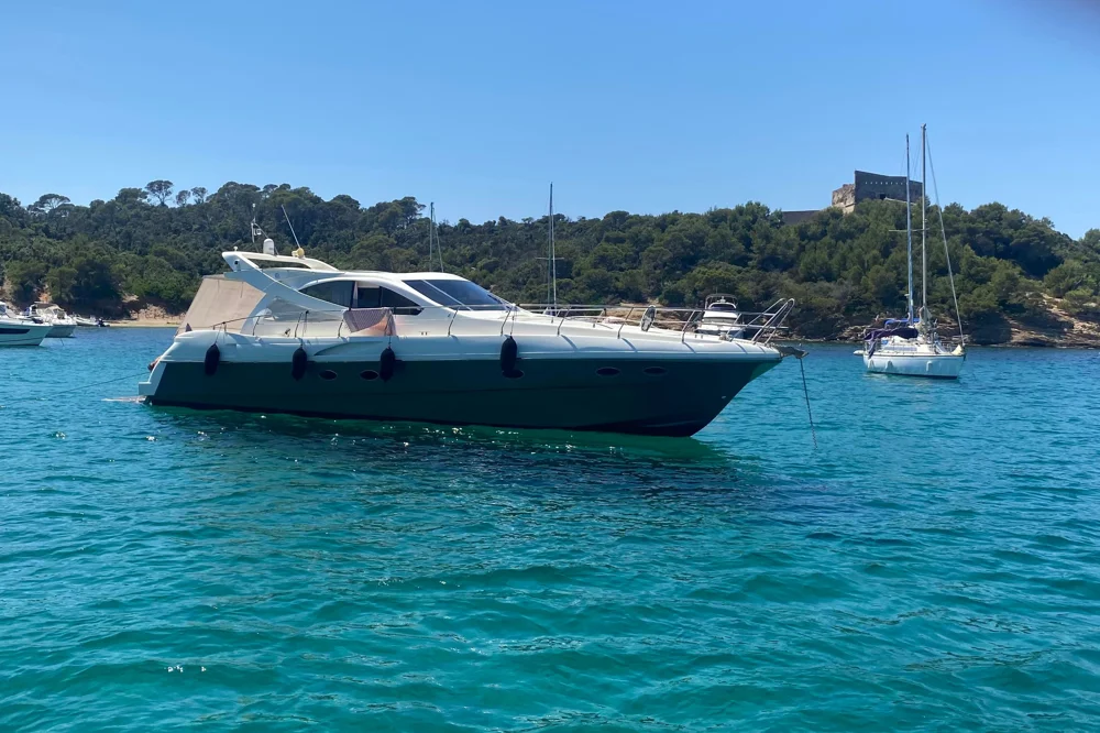 BoatPhoto.coverAlt