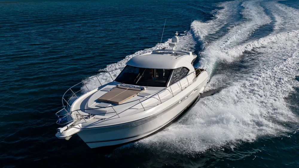 BoatPhoto.coverAlt