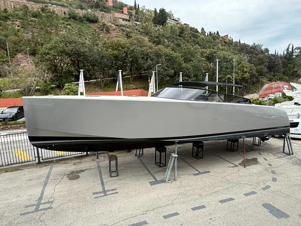 BoatPhoto.coverAlt