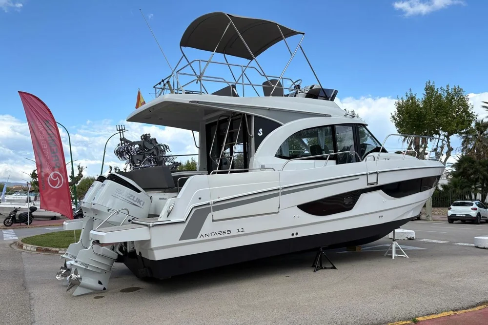 BoatPhoto.coverAlt