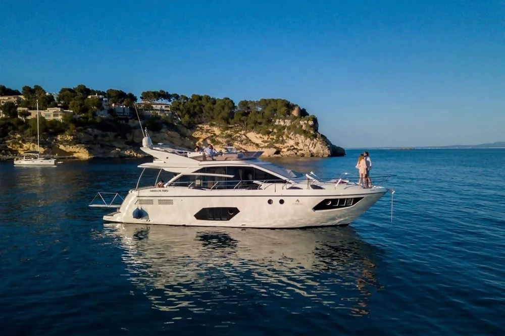 BoatPhoto.coverAlt