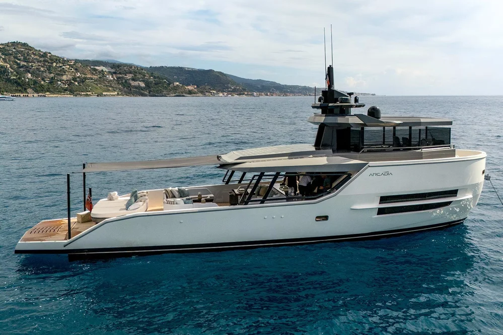 BoatPhoto.coverAlt