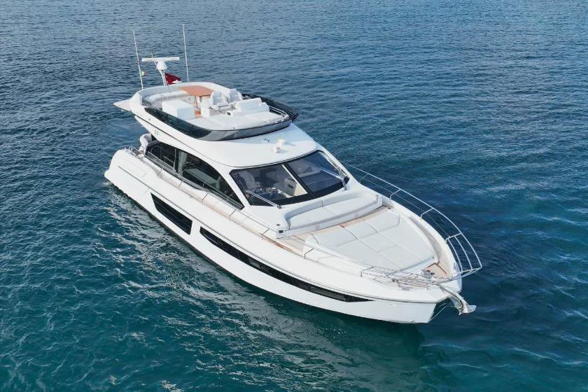 BoatPhoto.coverAlt