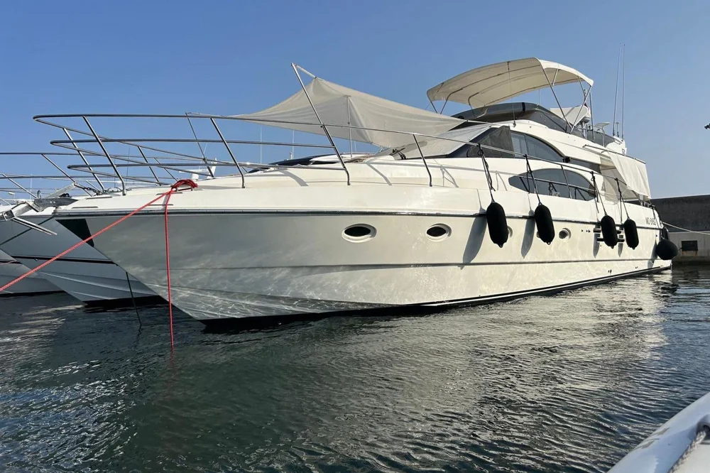 BoatPhoto.coverAlt