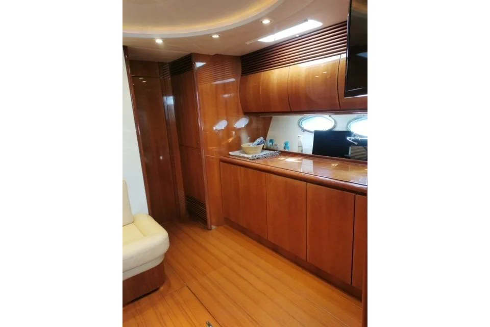 1999 Pershing 54 for sale in Saint-Tropez, France, photo 4 of 5