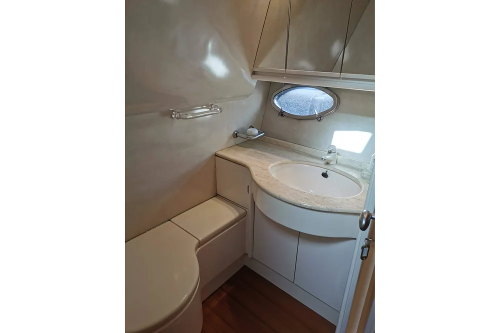 1999 Pershing 54 for sale in Saint-Tropez, France, photo 5 of 5
