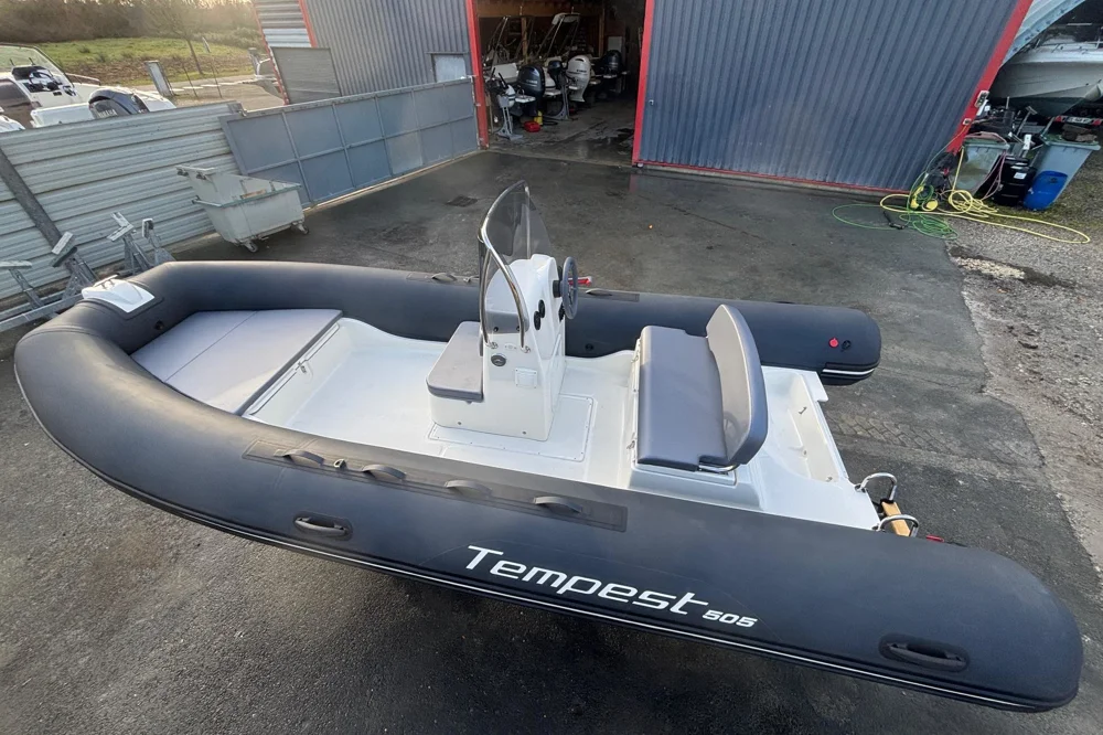 BoatPhoto.coverAlt