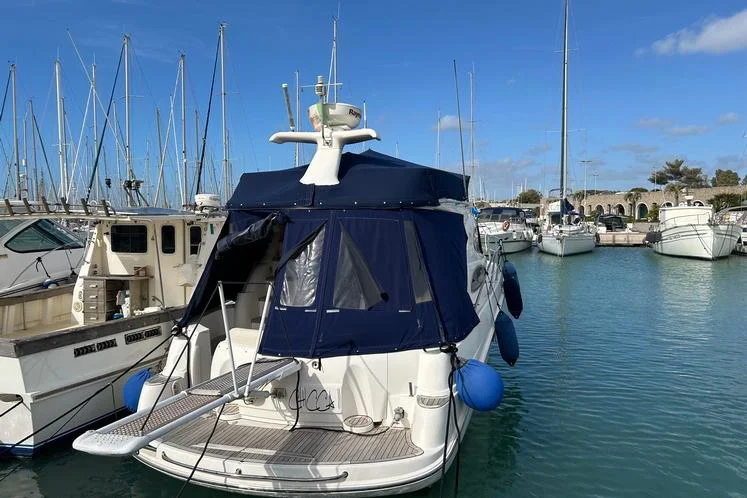 BoatPhoto.coverAlt