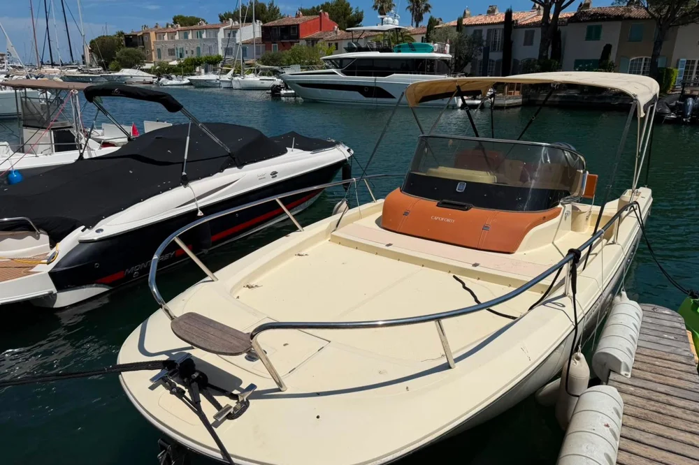 BoatPhoto.coverAlt