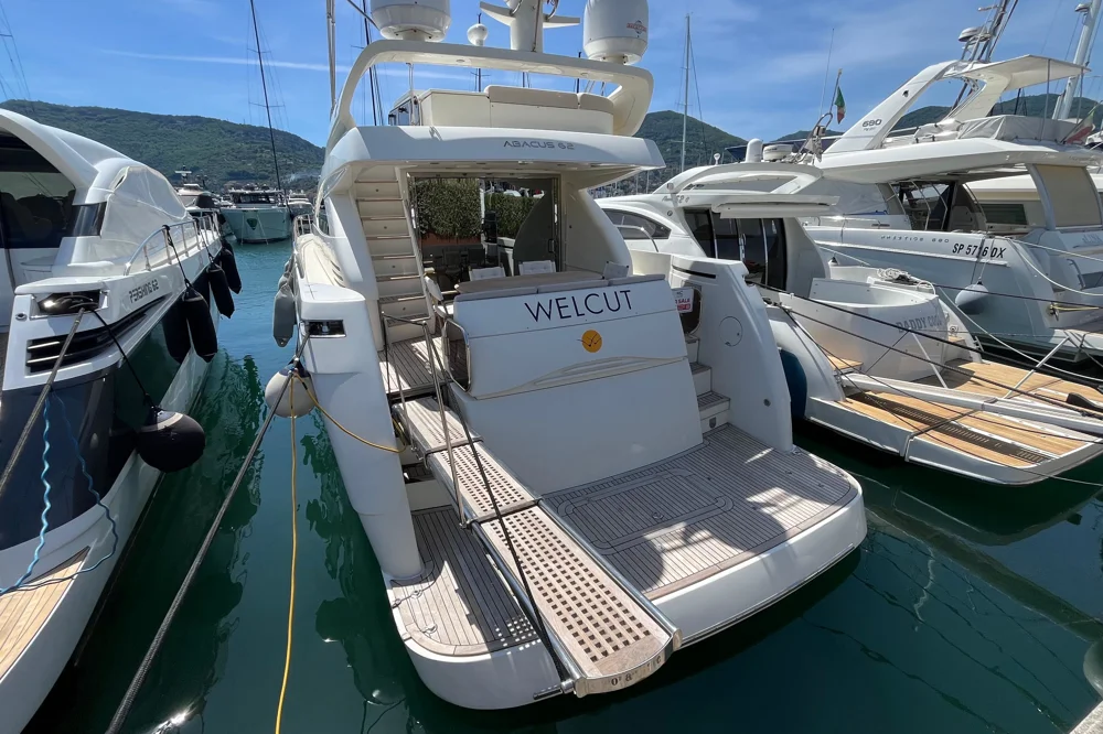 BoatPhoto.alt