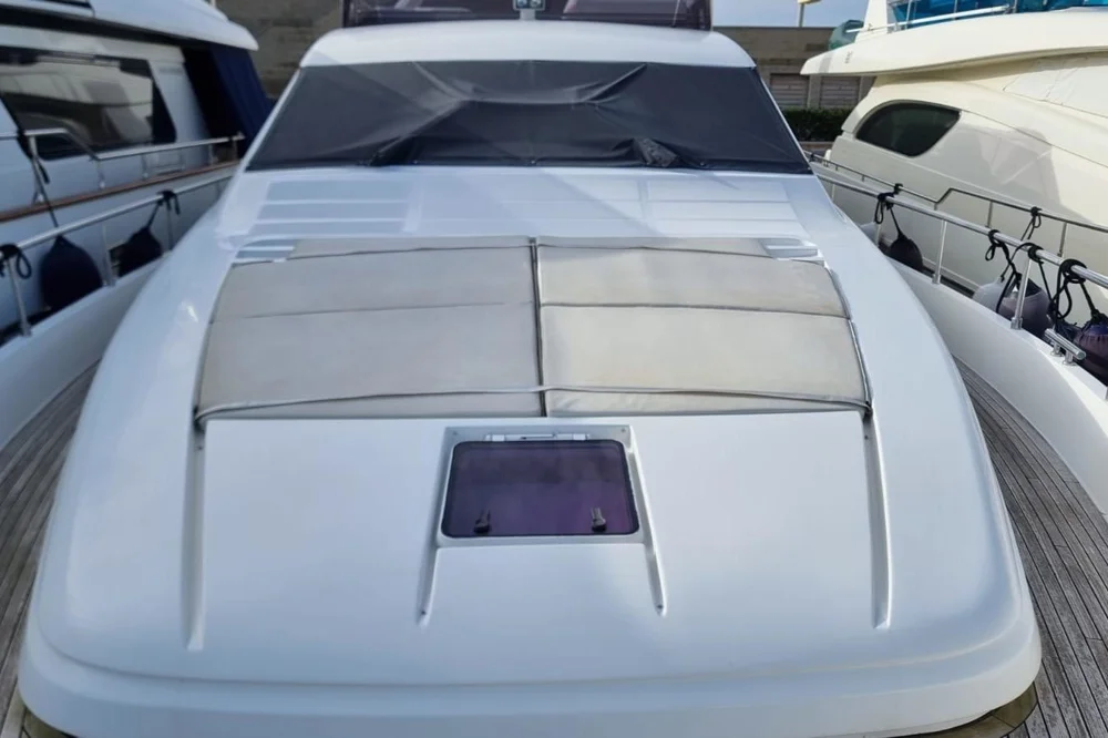 BoatPhoto.coverAlt