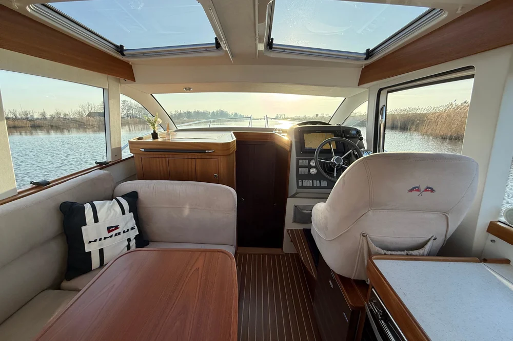 2011 NIMBUS 335 Coupe for sale in Nederland, The Netherlands, photo 3 of 5