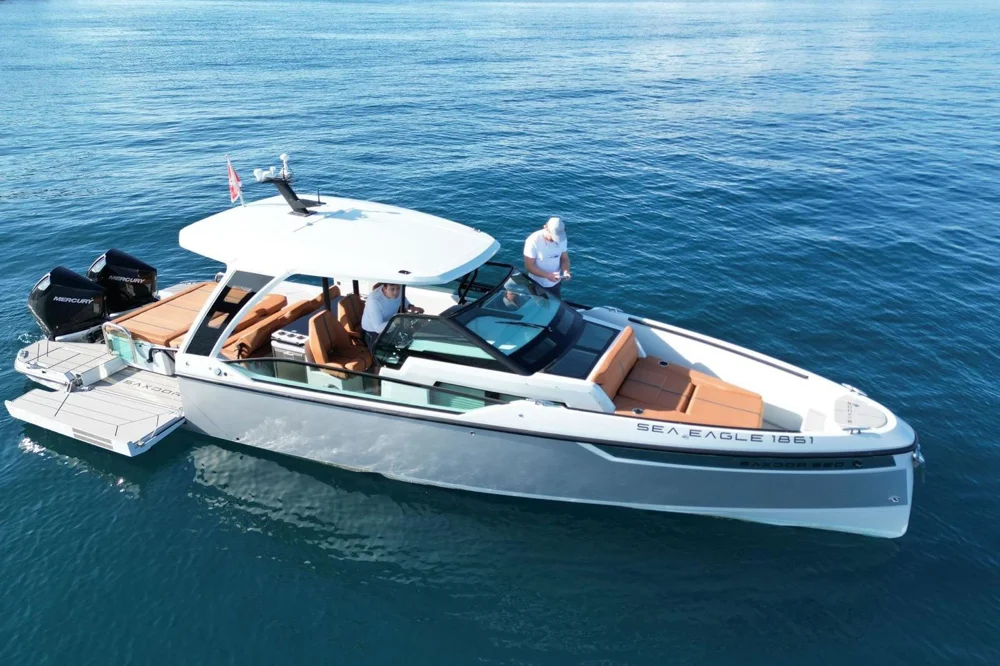 BoatPhoto.coverAlt