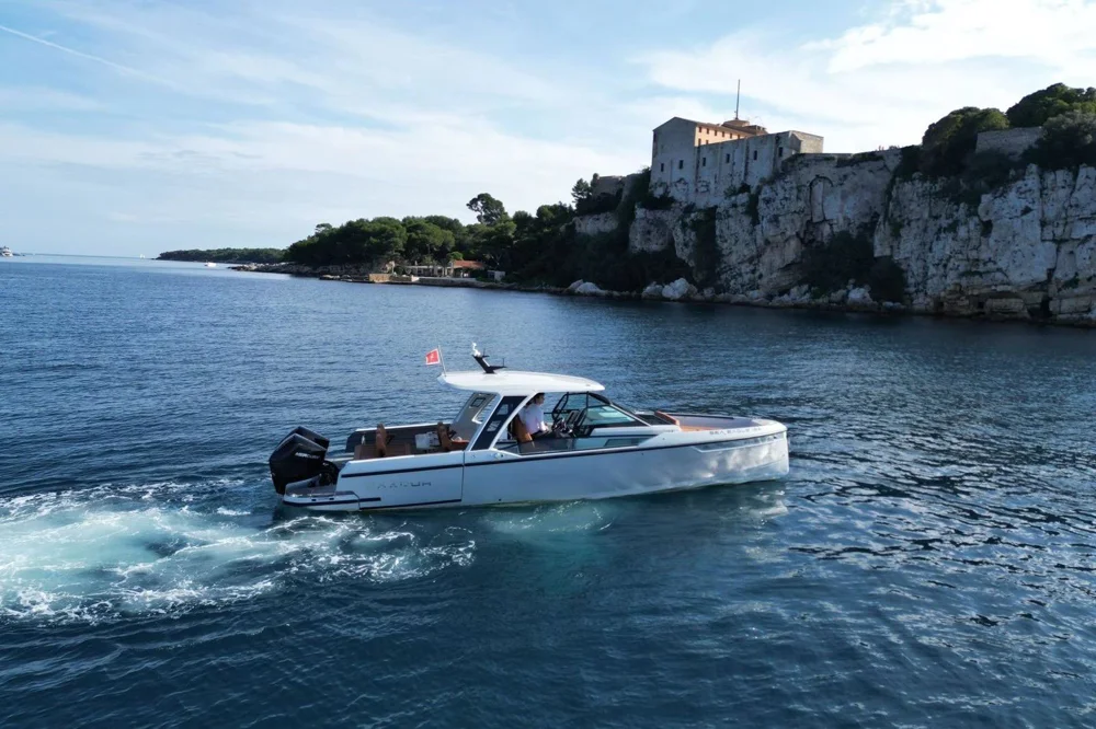 BoatPhoto.alt