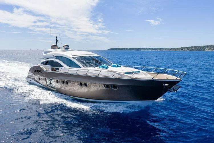 BoatPhoto.coverAlt