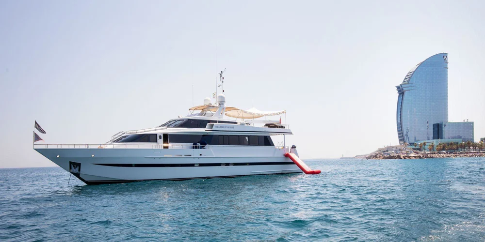 BoatPhoto.coverAlt