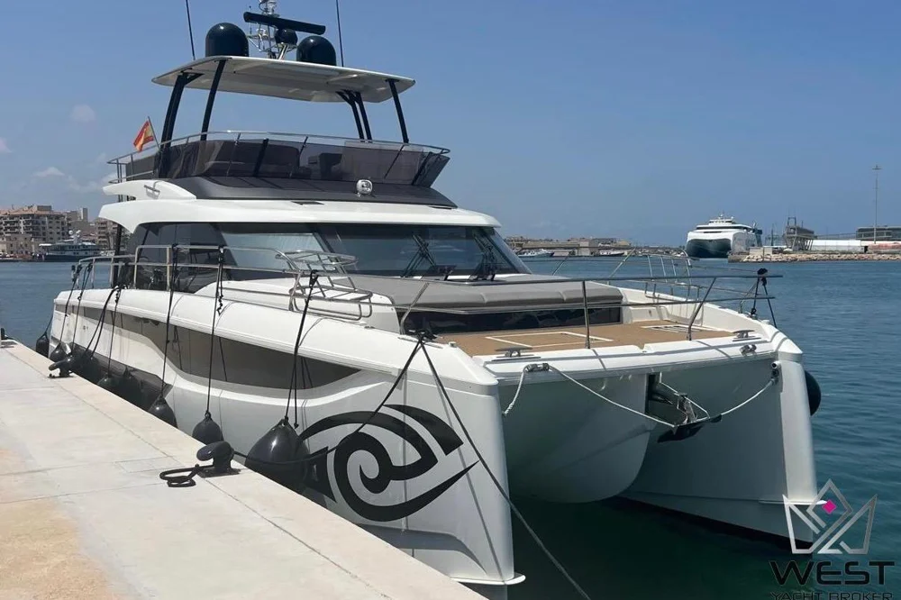 2024 PRESTIGE M48 for sale in Valencia, Spain, photo 2 of 5