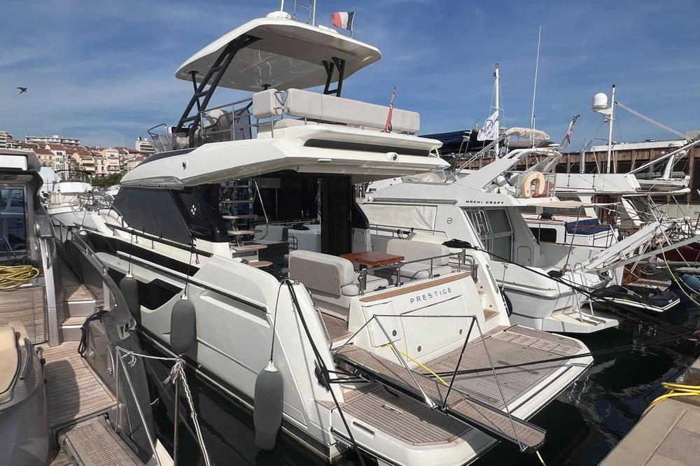 BoatPhoto.coverAlt