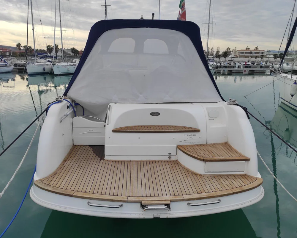 BoatPhoto.alt