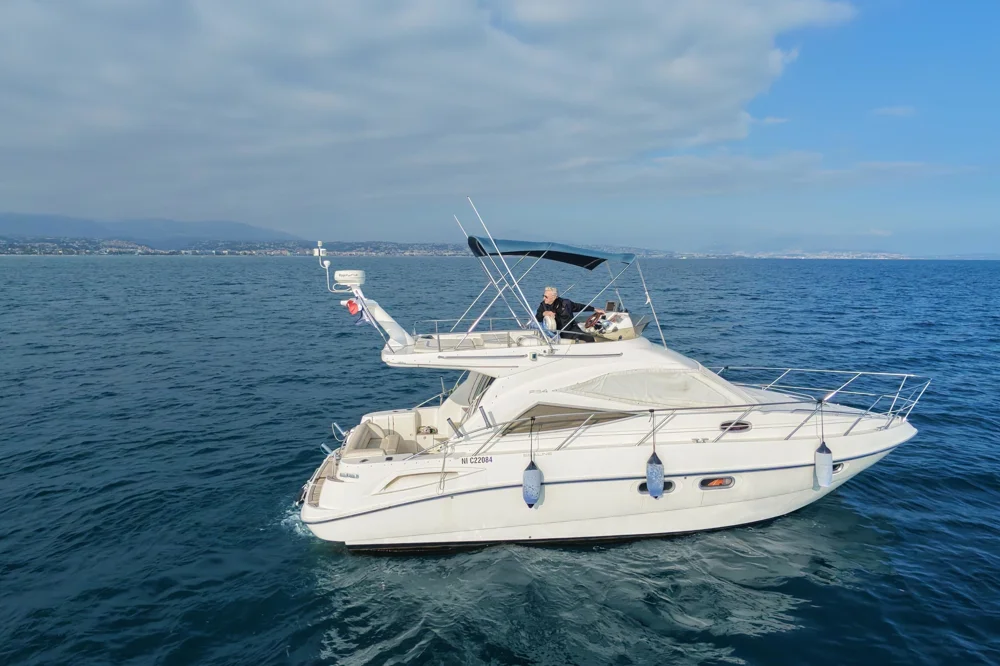 BoatPhoto.coverAlt