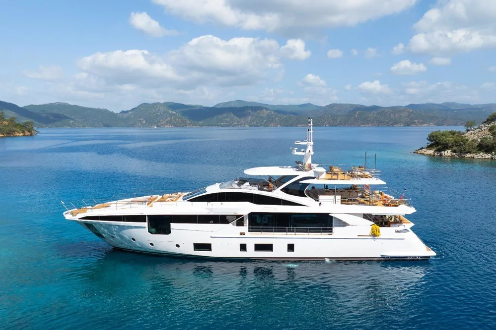 BoatPhoto.coverAlt